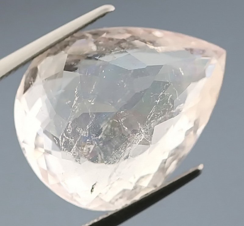 Simply gorgeous 12.25ct UNHEATED platinum pink Morganite