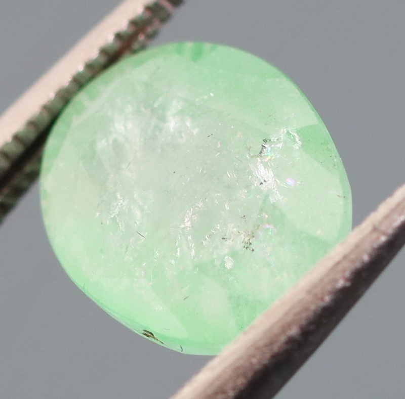 Stunning 2.18ct bright green Colombian emerald