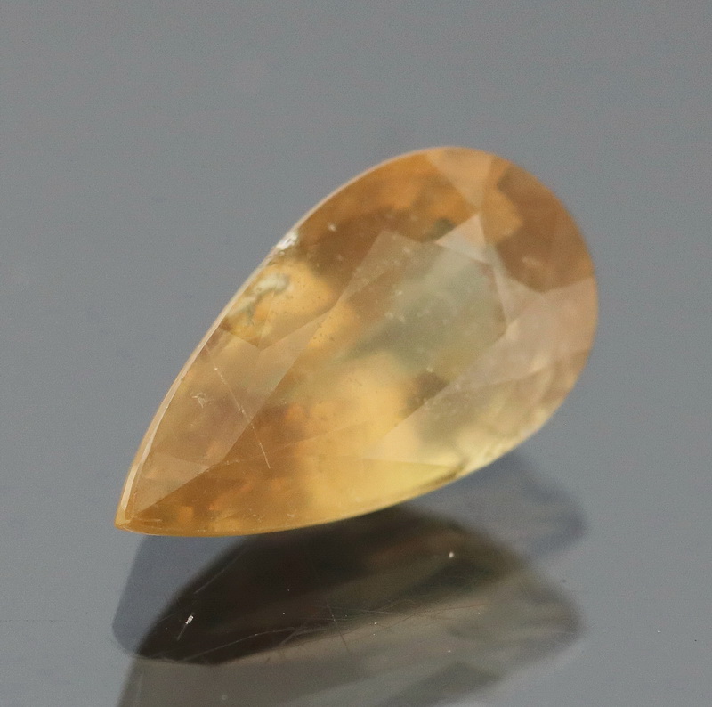 Stunning 3.11ct toasted gold Sapphire