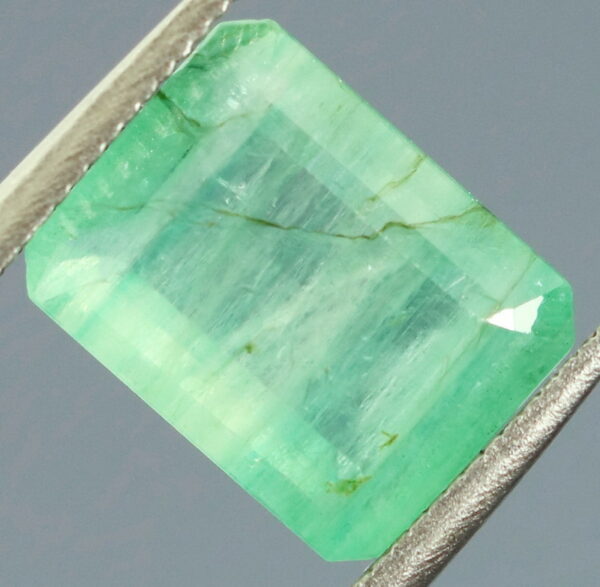 Outstanding 2.28ct bright green Emerald