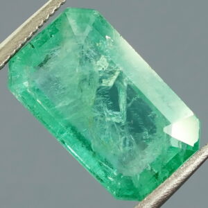 Fantastic 3.32ct bright green Emerald