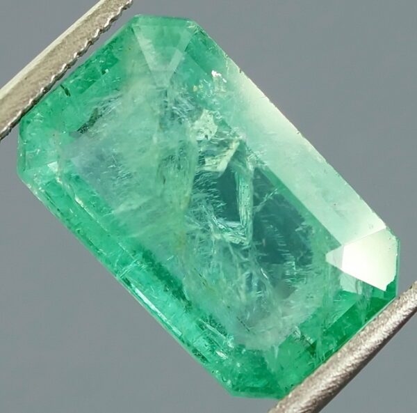 Fantastic 3.32ct bright green Emerald