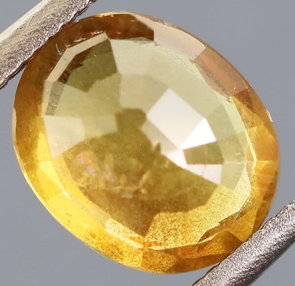 Honey gold 1.58ct UNHEATED Tanzanian Sapphire!