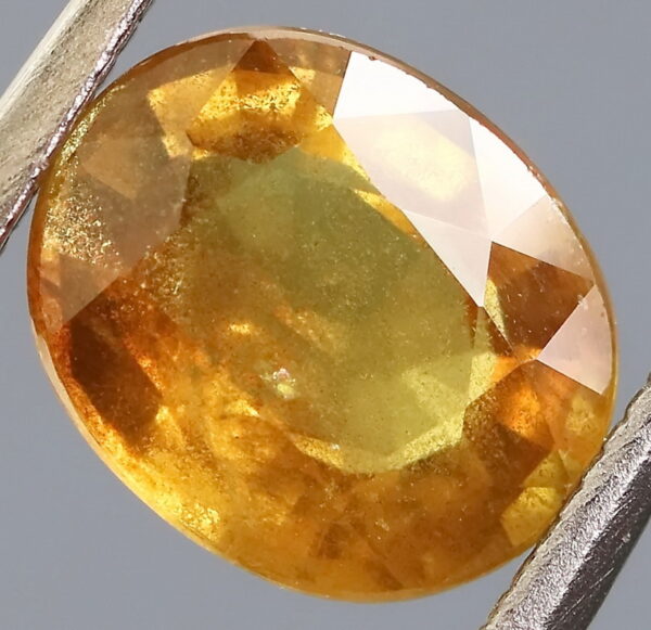 Honey gold 1.58ct UNHEATED Tanzanian Sapphire!