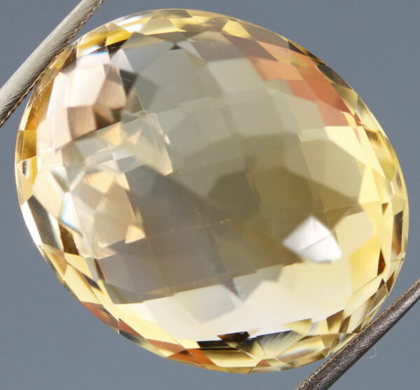 Exciting 27.76ct glittering checker top Citrine