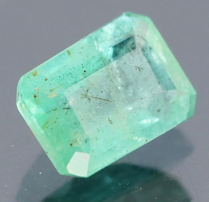 Tremendous 1.01ct bluish green Emerald