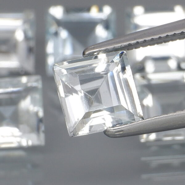 Glittering high luster 5.75ct diamond white Beryl set