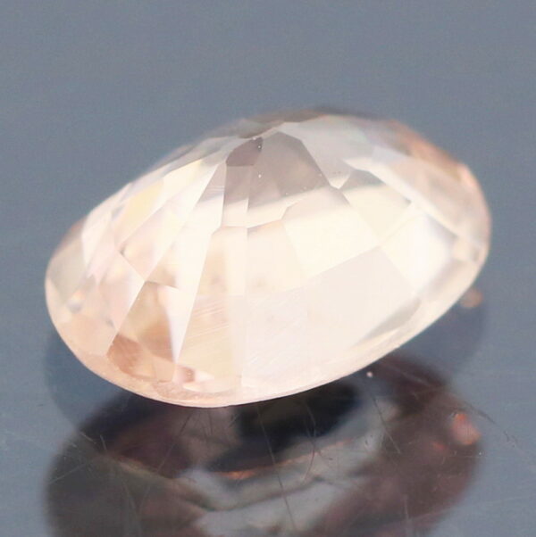 Top luster 1.34ct natural champagne pink Zircon