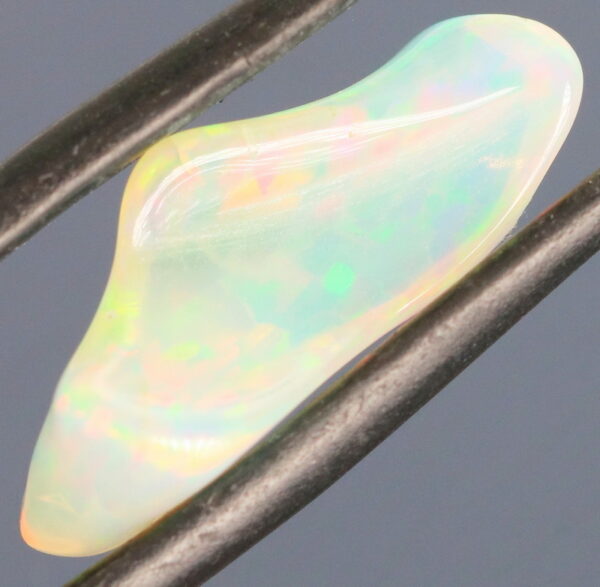 Beautiful 3.09ct rainbow flashing Jelly Opal vein