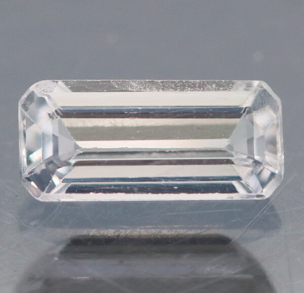 Glittering platinum UNTREATED .65ct Sapphire