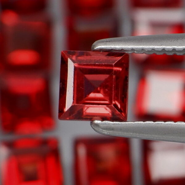 Unforgettable 9.04ct 20pc. Mozambique Garnet set