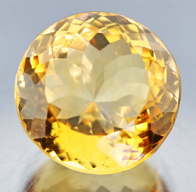 Simply divine 28.73ct high luster high fire golden Citrine - Backroom Gems