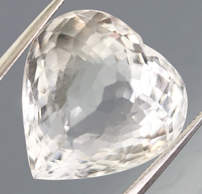 Dazzling 12.01ct heart cut white Beryl - Backroom Gems