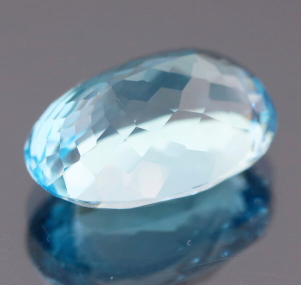 Large 21.88ct top Swiss blue Topaz