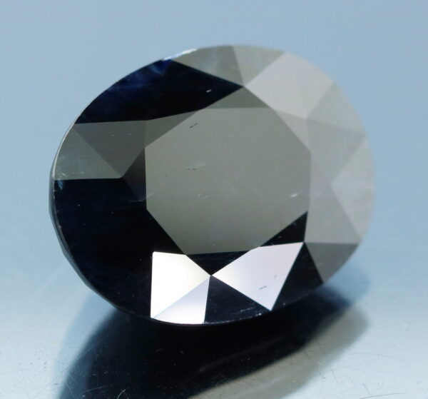 Exquisite 19.90ct collectors midnight blue Sapphire