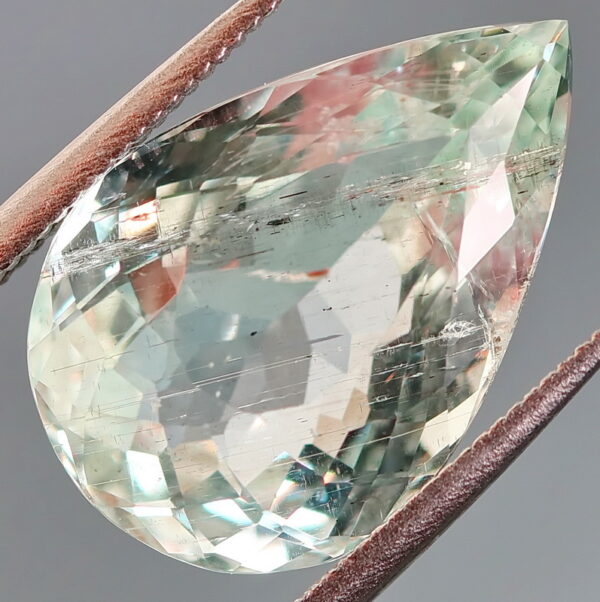 Glittering 4.92ct platinum sea green Aquamarine