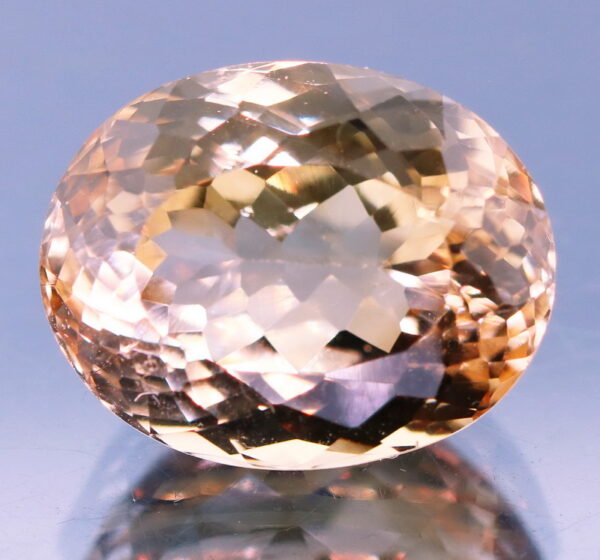 Glittering 16ct champagne Imperial Topaz