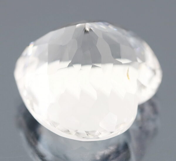 Superb 27.76ct top gem grade diamond white Quartz