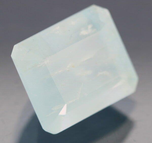 WOW! 7.02ct glowing sea blue Aquamarine!