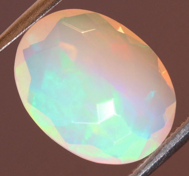Wonderful glittering 2.26ct faceted Jelly Opal