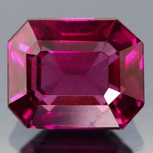 Glittering 3.37ct untreated top violet pink Rhodolite Garnet