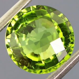 Sparkling 2.47ct top Burma green untreated Peridot