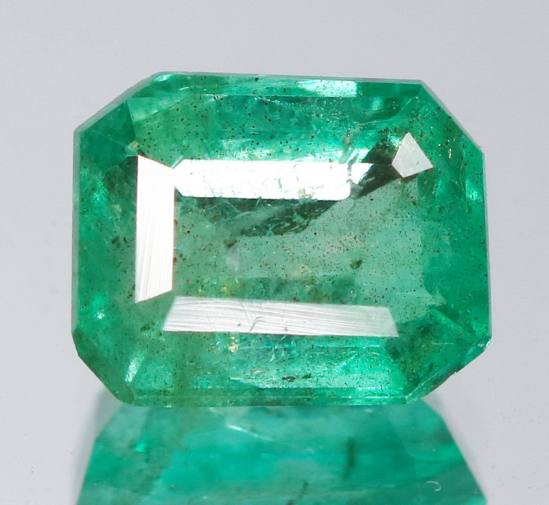 Vibrant green 1.18ct unheated Colombian Emerald