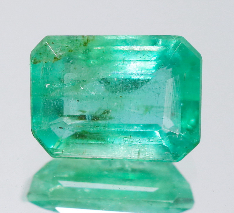 Gorgeous 1.04ct bright green Colombian Emerald