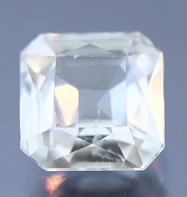 Glittering 2.45ct diamond luster white Zircon