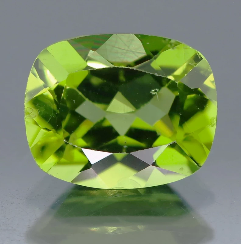 Sparkling 3.95ct top Burma green untreated Peridot