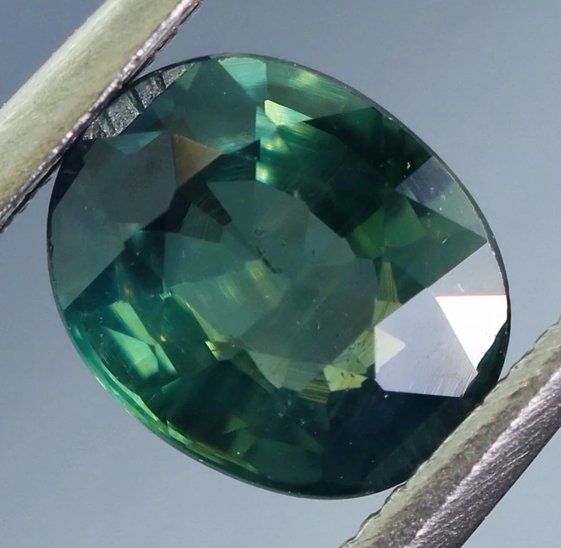 Stunning 1.02ct blue-green Australian Sapphire