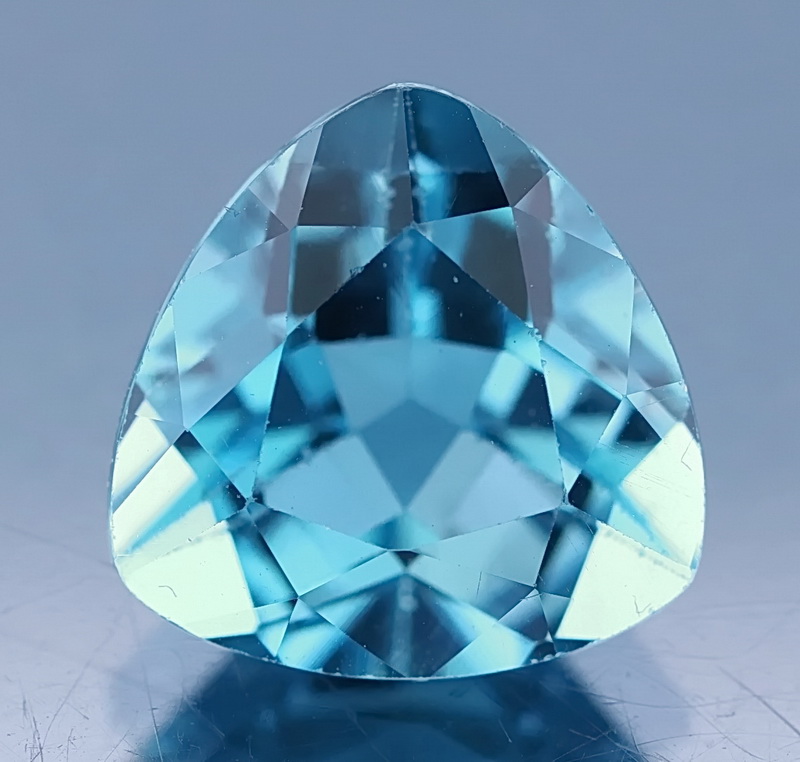 Outstanding 7.33ct top London blue Topaz