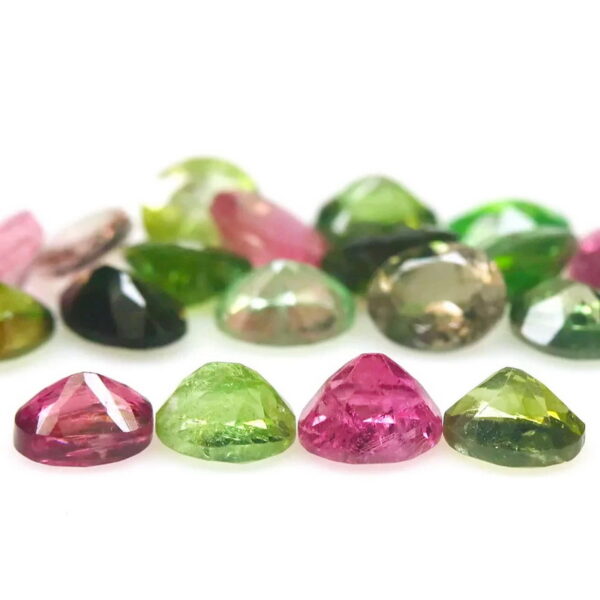 Wear spring all year long with this 7.48ct vibrant Tourmaline set!