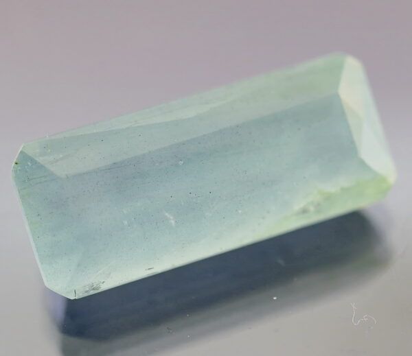 Untreated! 13.75ct glowing sea blue Aquamarine