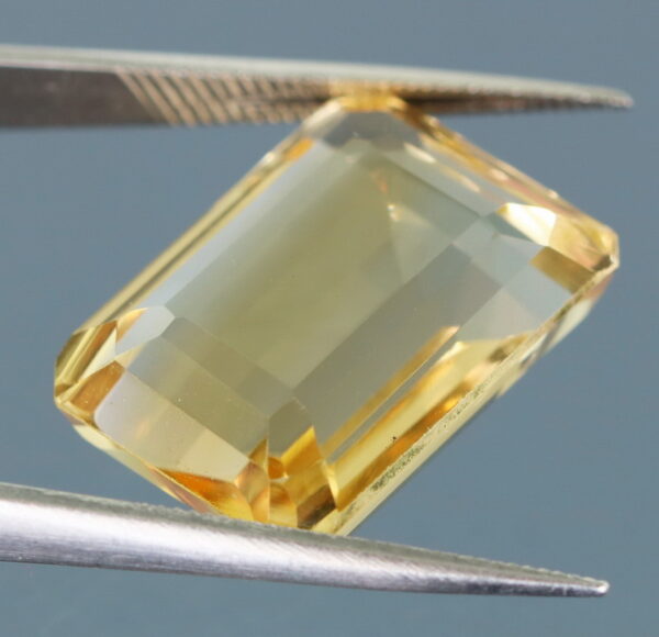 Amazing 13.97ct golden yellow unheated Citrine