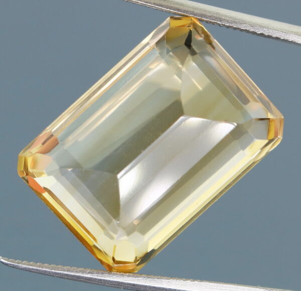 Amazing 13.97ct golden yellow unheated Citrine