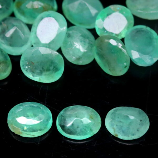 Bright emerald green 6.62ct 20pc Emerald set!