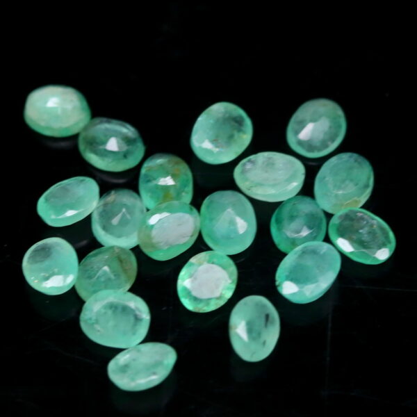 Bright emerald green 6.62ct 20pc Emerald set!