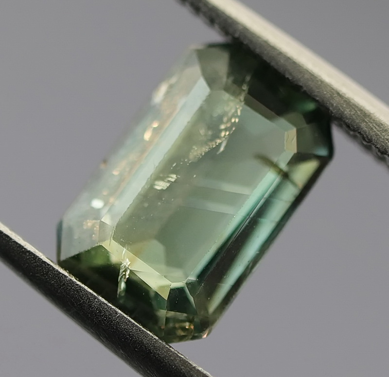 Hunter green 1.40ct untreated Sapphire