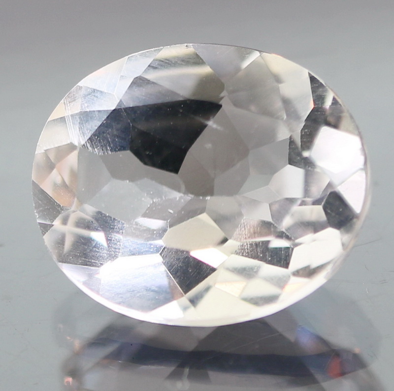 Wide faceted 4.96ct untreated white Topaz