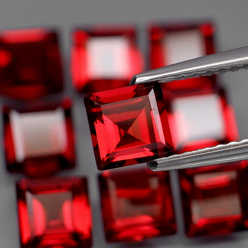 Set of 9 top red VS Garnets weighing 8.25 carats